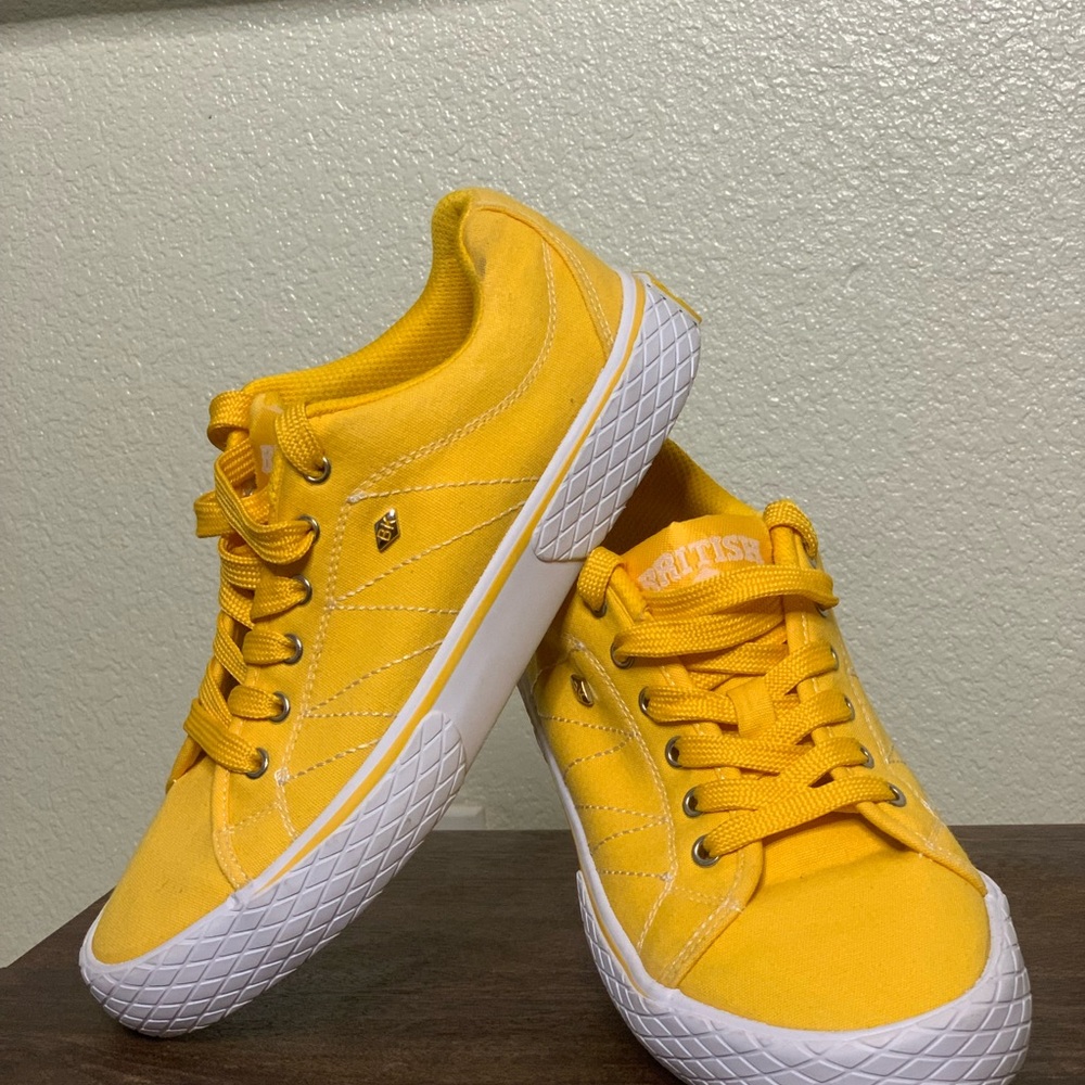 British Knights Yellow Sneakers – Size 7.5 – Retro Style